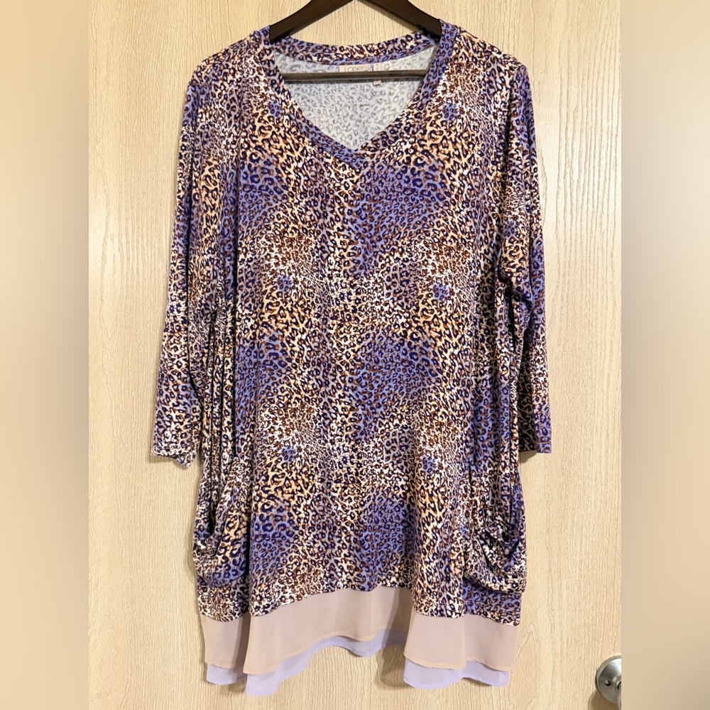 LOGO  Purple Leopard Print V-Neck Women's Top